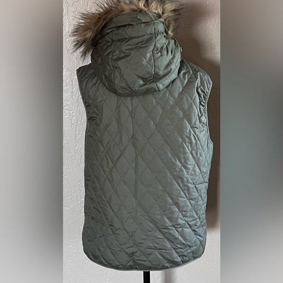 Pulse Wintersports Quilted Puffer Vest - Picture 4 of 6
